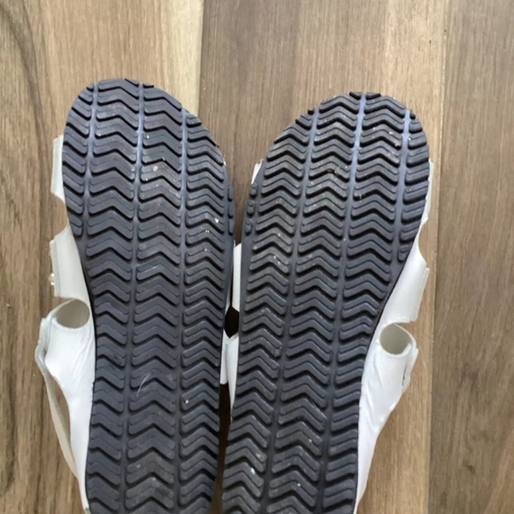 Devine Follie Flat Fisherman Sandals, Size 8, Pre Owned - Picture 3 of 4